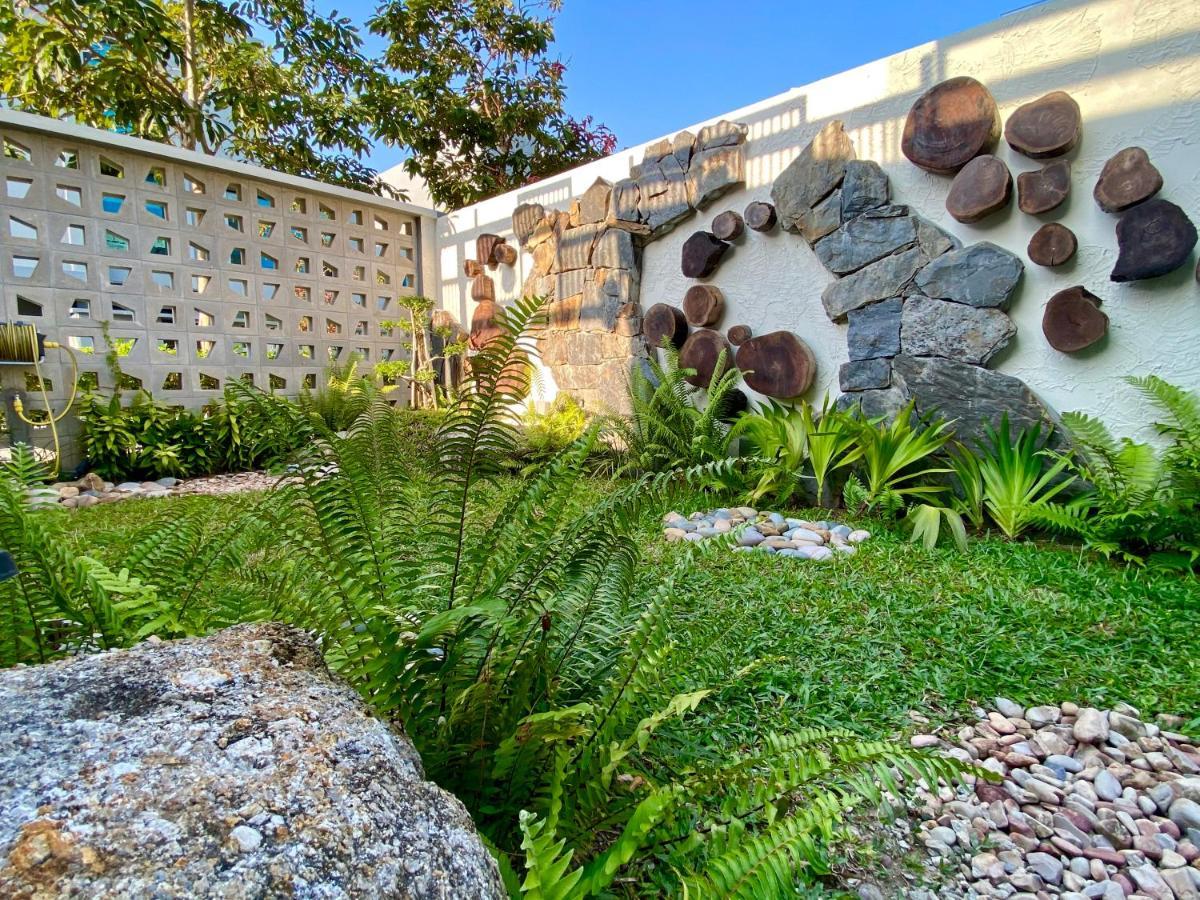 Ikiru 18 Private Saltwater Pool Villa, 3 Ensuite Br, Outdoor Bbq, 5 Mins To Beach Pantai Cenang  Esterno foto