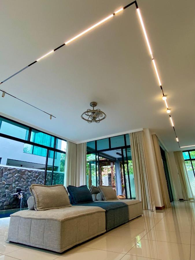 Ikiru 18 Private Saltwater Pool Villa, 3 Ensuite Br, Outdoor Bbq, 5 Mins To Beach Pantai Cenang  Esterno foto