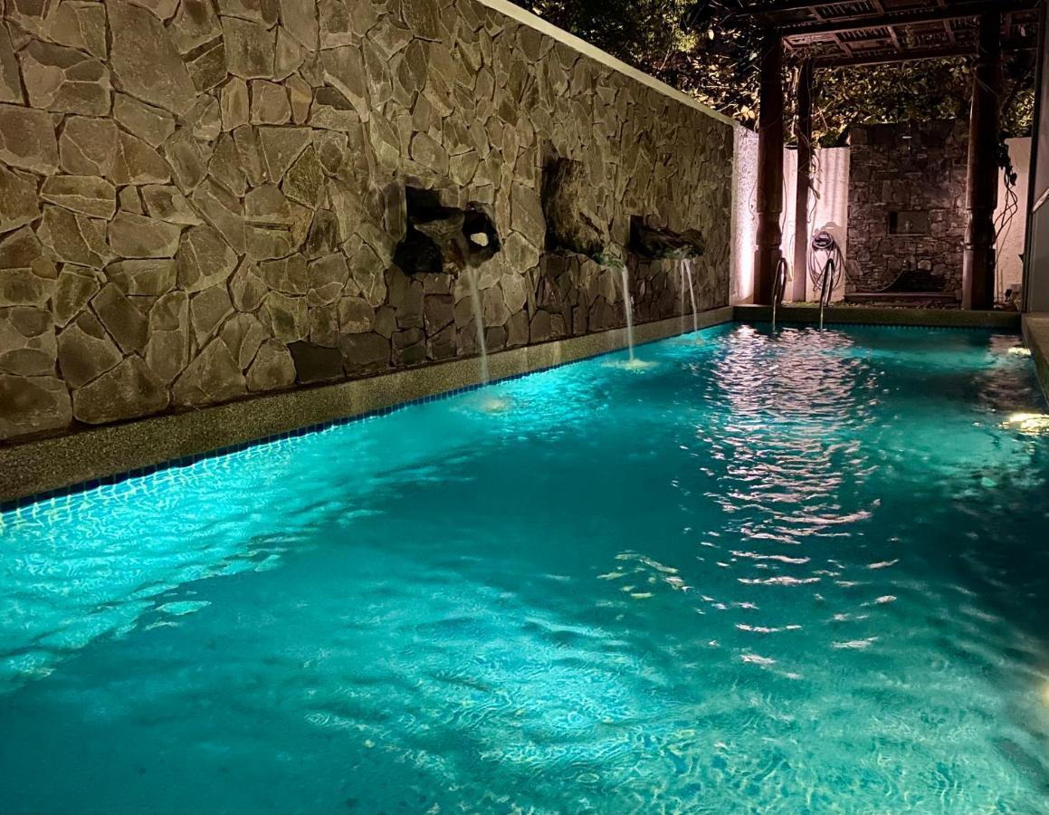 Ikiru 18 Private Saltwater Pool Villa, 3 Ensuite Br, Outdoor Bbq, 5 Mins To Beach Pantai Cenang  Esterno foto