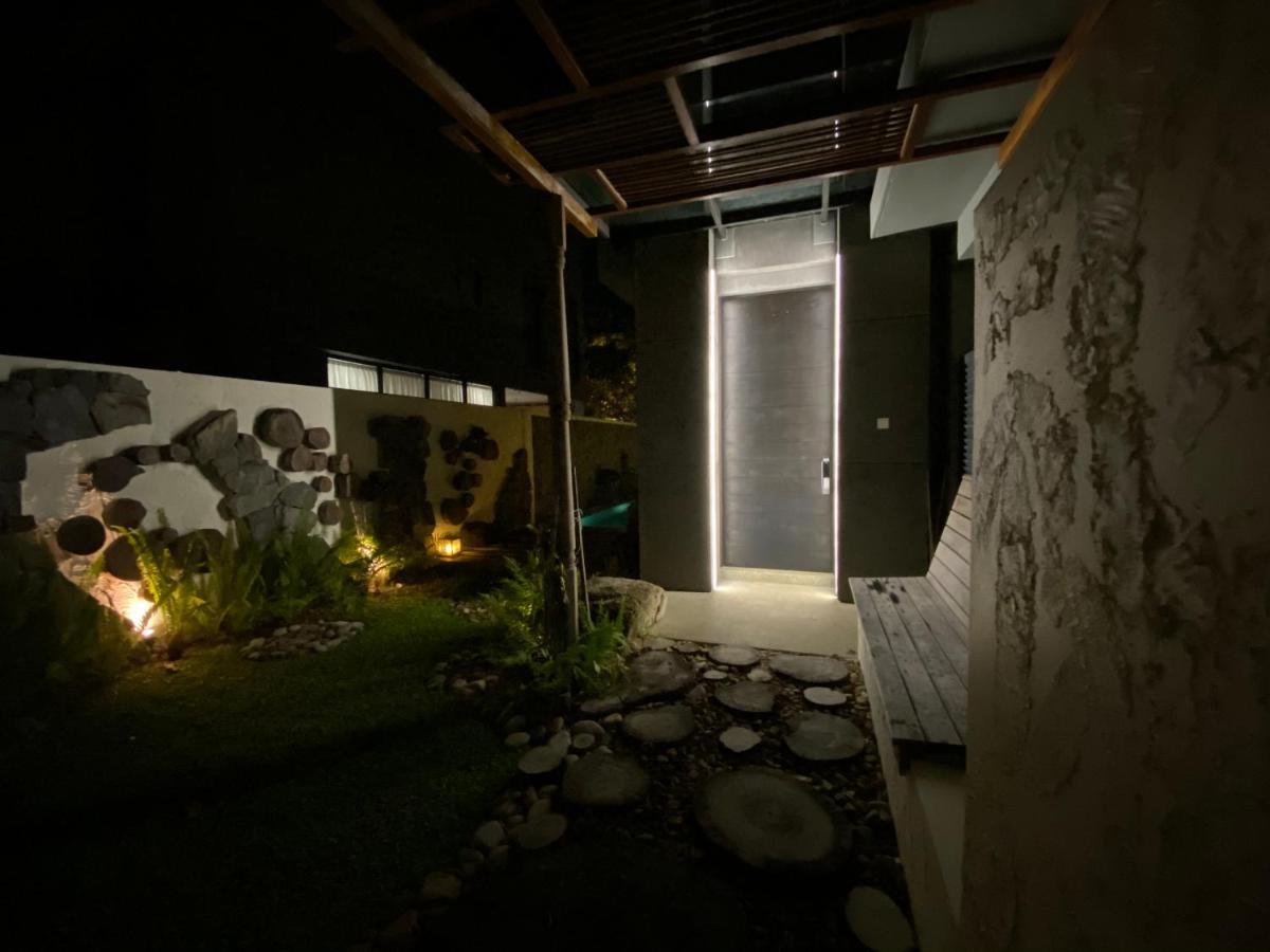 Ikiru 18 Private Saltwater Pool Villa, 3 Ensuite Br, Outdoor Bbq, 5 Mins To Beach Pantai Cenang  Esterno foto