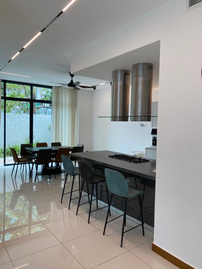 Ikiru 18 Private Saltwater Pool Villa, 3 Ensuite Br, Outdoor Bbq, 5 Mins To Beach Pantai Cenang  Esterno foto