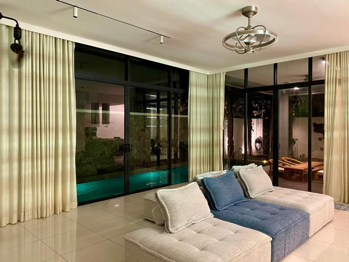 Ikiru 18 Private Saltwater Pool Villa, 3 Ensuite Br, Outdoor Bbq, 5 Mins To Beach Pantai Cenang  Esterno foto