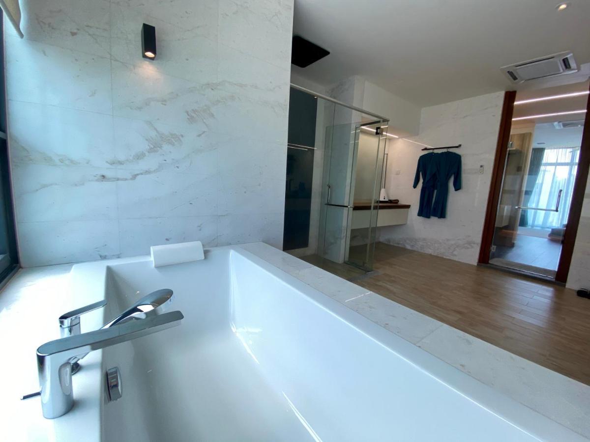 Ikiru 18 Private Saltwater Pool Villa, 3 Ensuite Br, Outdoor Bbq, 5 Mins To Beach Pantai Cenang  Esterno foto