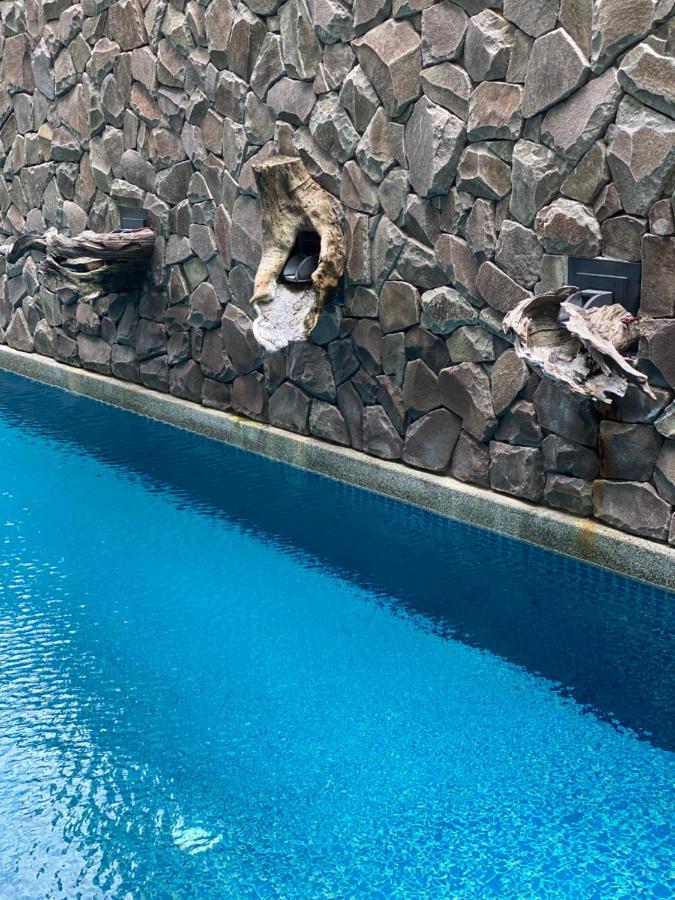 Ikiru 18 Private Saltwater Pool Villa, 3 Ensuite Br, Outdoor Bbq, 5 Mins To Beach Pantai Cenang  Esterno foto